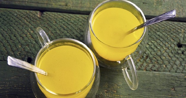 Kurkumás – citromos forró mézital